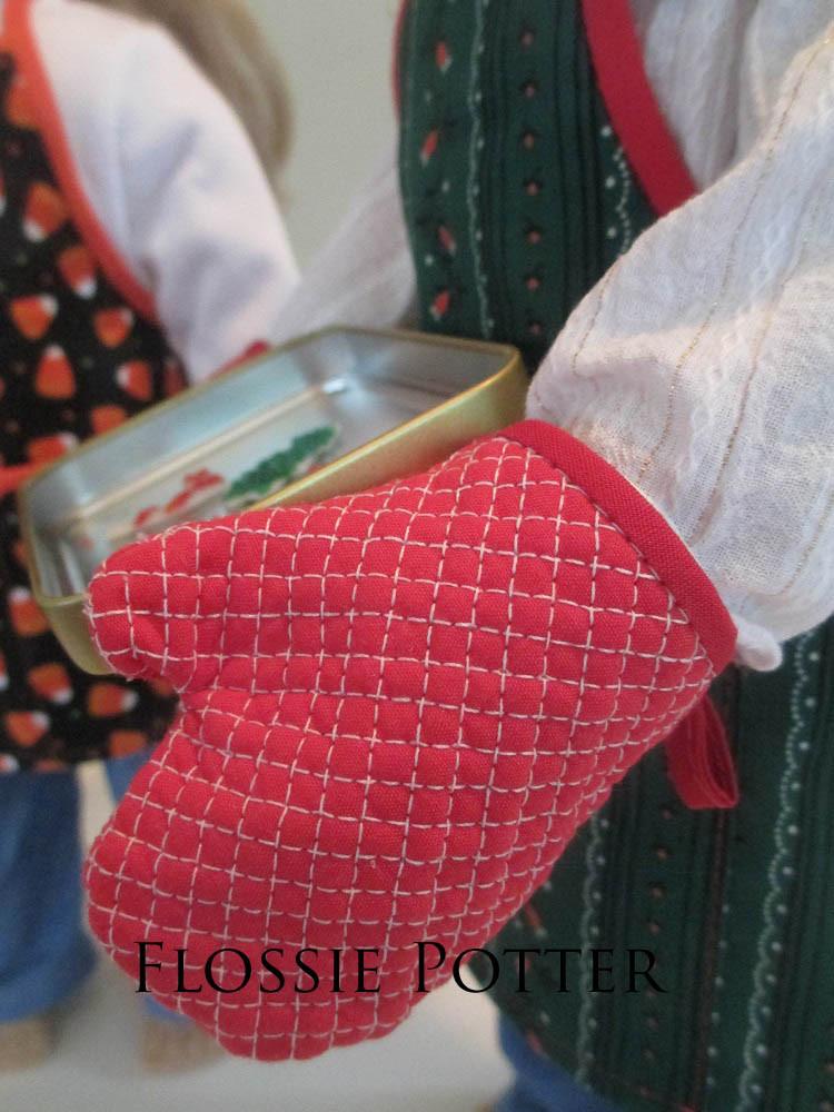 https://www.pixiefaire.com/cdn/shop/products/HB_Oven_Mitt_closeup_copy.jpg?v=1619715754